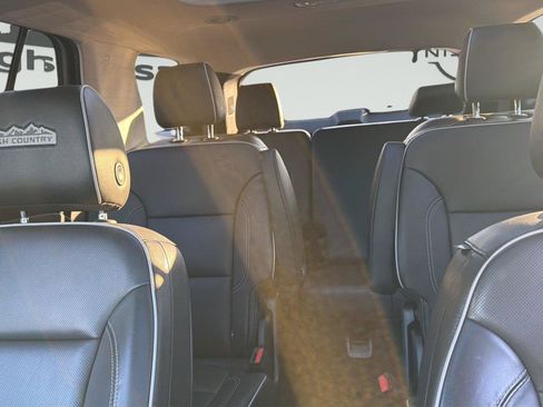 Used 2021 Chevrolet Traverse High Country AWD/4WD image 32