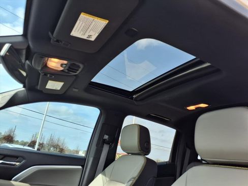 Used 2024 Chevrolet Colorado ZR2 w/ ZR2 Convenience Package III image 10