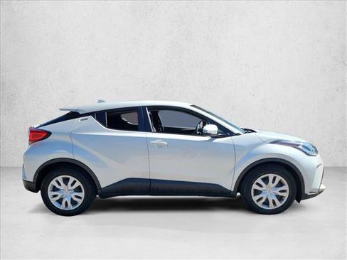 Used 2021 Toyota C-HR LE image 4