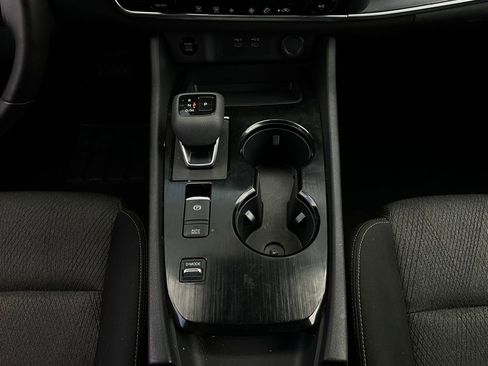 Used 2025 Nissan Rogue SV image 15