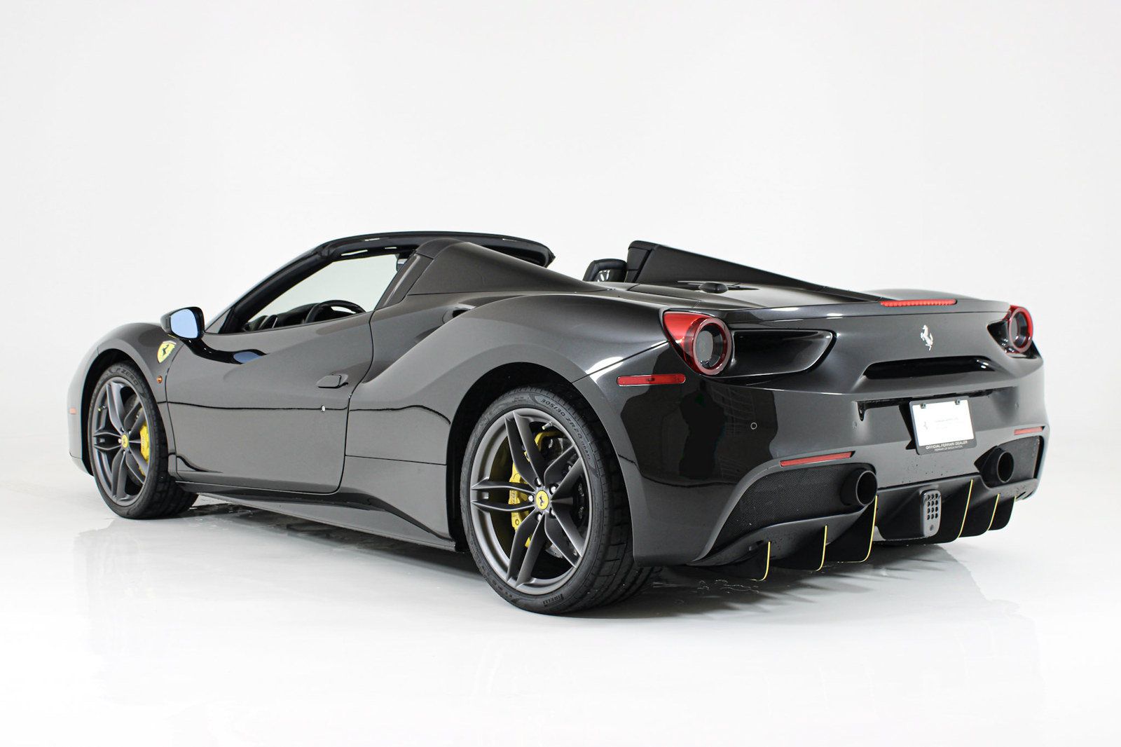 Certified 2017 Ferrari 488 Spider RWD image 6