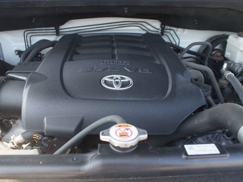 Used 2019 Toyota Tundra Limited w/ Limited Premium Package AWD/4WD image 29