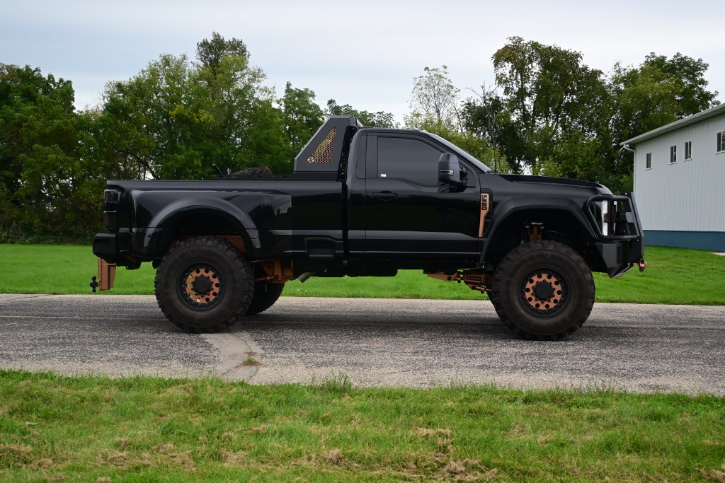 Used 2025 Ford F550 4x4 Regular Cab Super Duty w/ XLT Value Package image 6