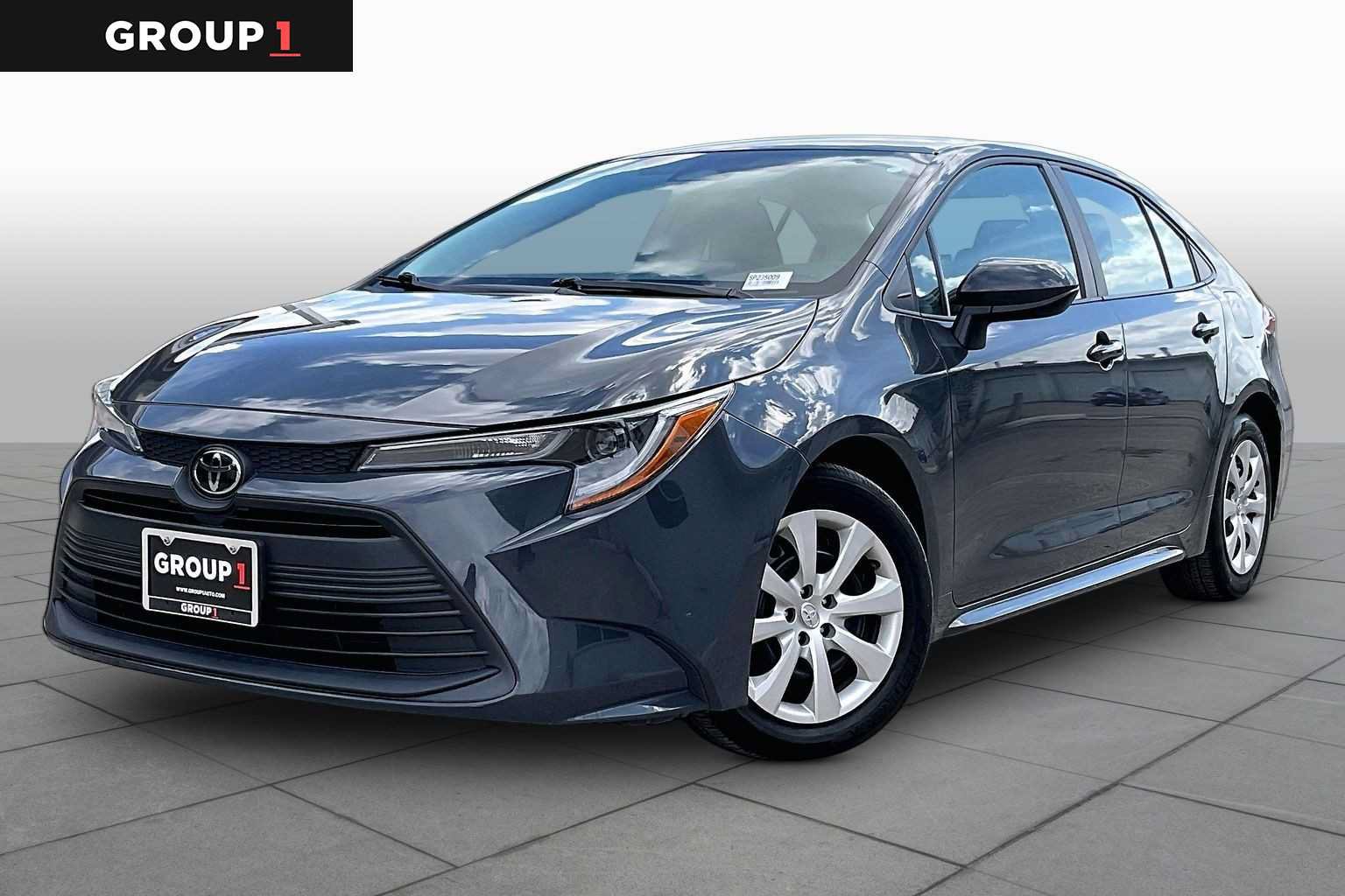 Used 2025 Toyota Corolla LE FWD image 1