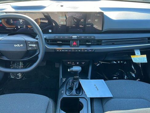 New 2025 Kia K4 LXS image 7