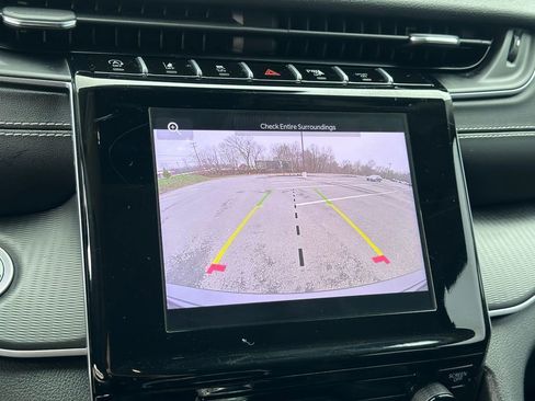 Used 2024 Jeep Grand Cherokee Laredo X AWD/4WD image 16