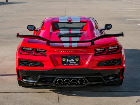 Used 2024 Chevrolet Corvette Z06 w/ Z07 Performance Package RWD image 13