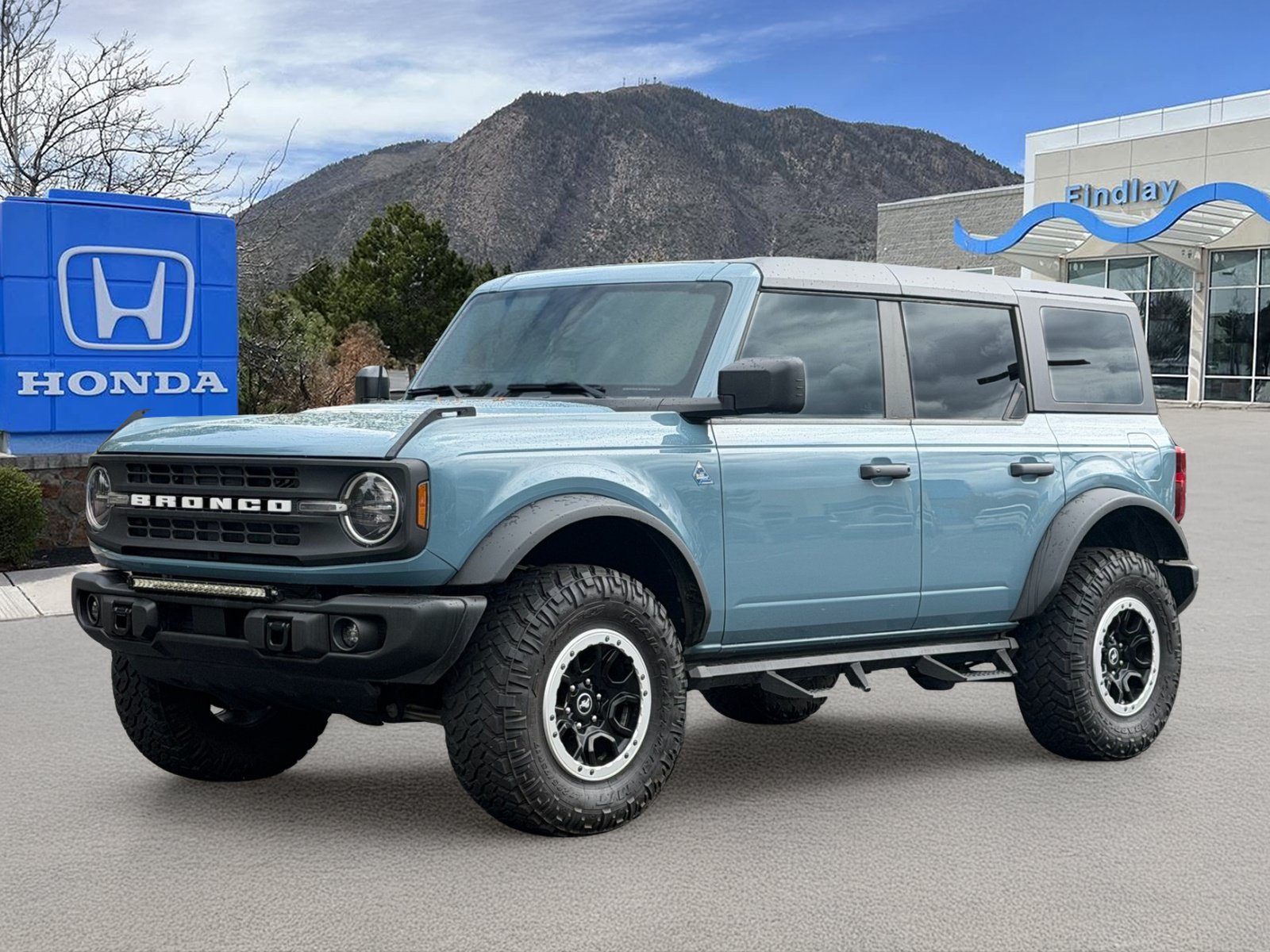Used 2023 Ford Bronco Black Diamond w/ Sasquatch Package AWD/4WD image 2