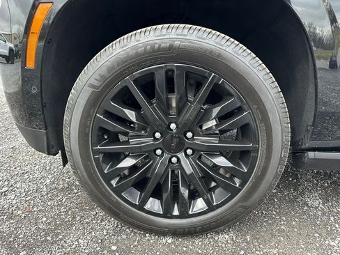 Used 2025 GMC Yukon XL Denali w/ Sun & Power Step Package image 14