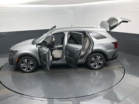 Used 2022 Kia Sorento SX Prestige w/ Panoramic Sunroof Package AWD/4WD image 17
