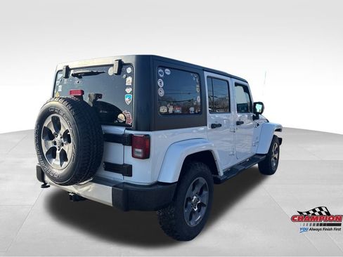 Used 2018 Jeep Wrangler Unlimited Sahara image 4