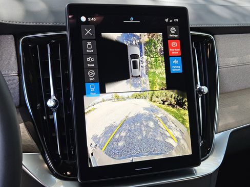 New 2026 Volvo XC90 B6 Plus image 28