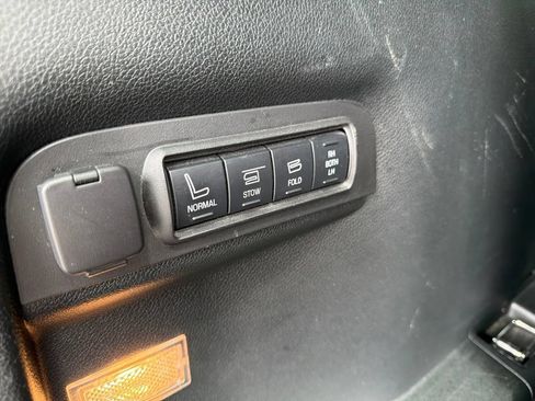 Used 2018 Ford Explorer Limited w/ Equipment Group 301A AWD/4WD image 8
