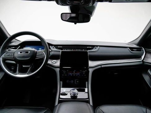 Used 2024 Jeep Grand Cherokee Limited image 26