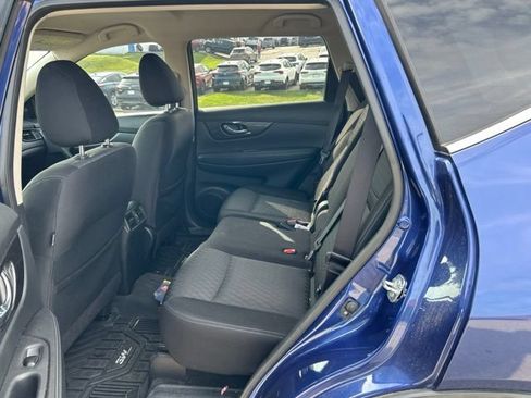 Used 2019 Nissan Rogue SV w/ Premium Package FWD image 9