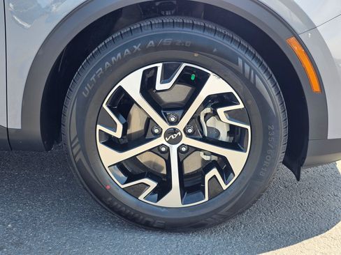 Used 2023 Kia Sportage EX FWD image 9