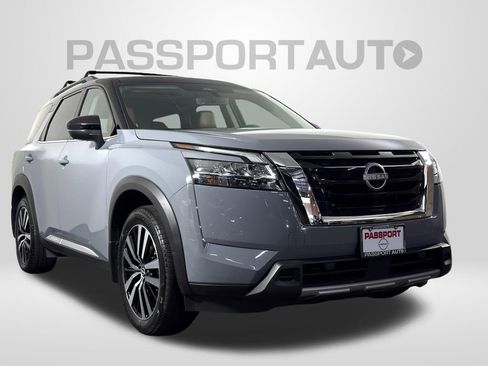 Certified 2024 Nissan Pathfinder Platinum w/ Cargo Package AWD/4WD image 4