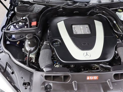 Used 2011 Mercedes-Benz C 300 4MATIC Sedan image 38