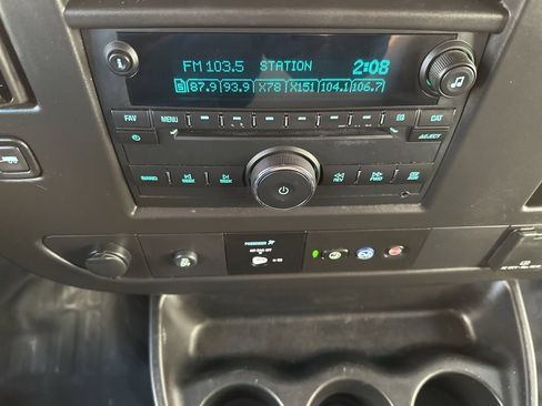 Used 2020 GMC Savana 3500 w/ Power Convenience Package image 24