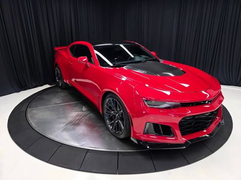 Used 2017 Chevrolet Camaro ZL1 RWD image 7