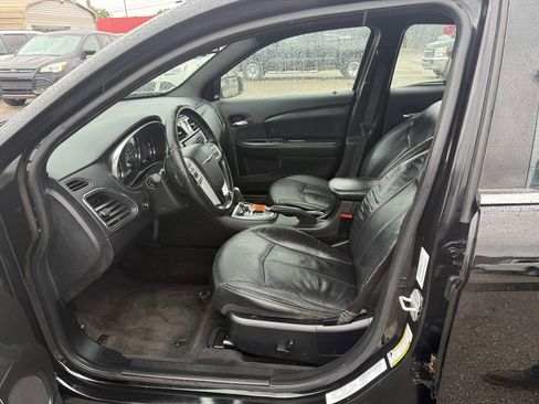 Used 2013 Chrysler 200 Limited FWD image 12