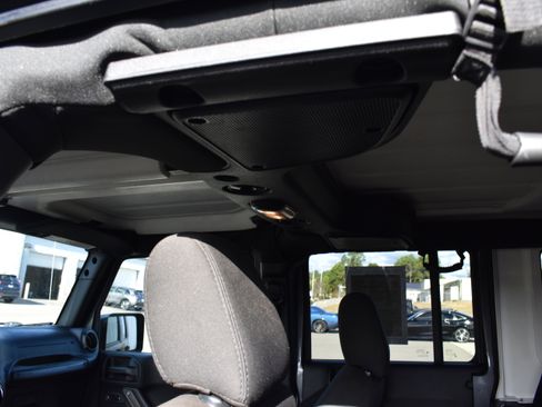 Used 2017 Jeep Wrangler Unlimited Sport w/ Quick Order Package 24S image 30