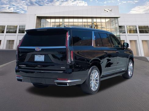 Certified 2023 Cadillac Escalade ESV Premium Luxury w/ Performance Package AWD/4WD image 5