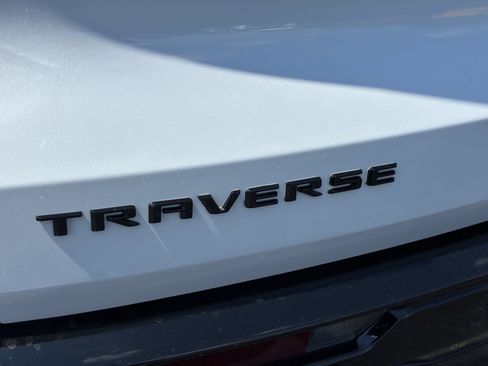 Used 2026 Chevrolet Traverse RS FWD image 11