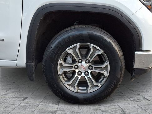 Certified 2025 GMC Sierra 1500 SLT image 8