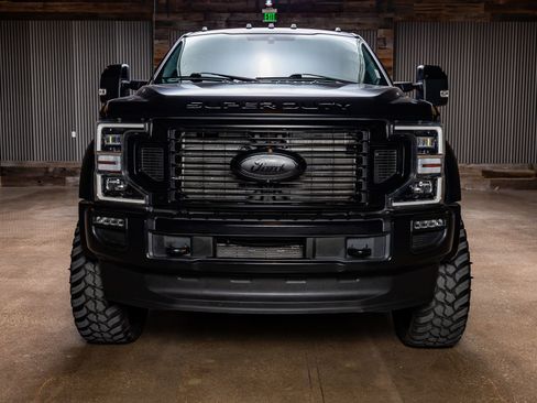 Used 2022 Ford F450 Platinum w/ FX4 Off-Road Package image 2