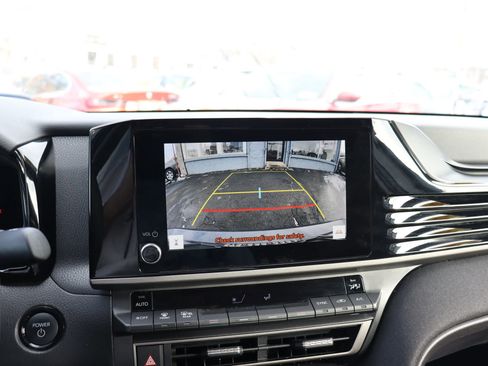 Used 2025 Toyota Camry LE image 23