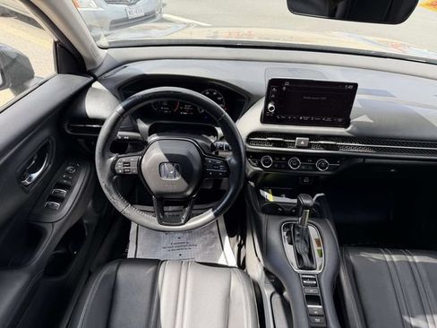 Used 2024 Honda HR-V EX-L image 11
