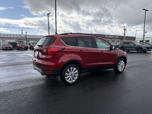 Used 2019 Ford Escape SEL image 3