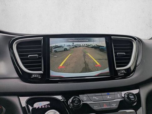 New 2026 Chrysler Voyager LX image 13