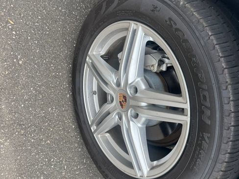 Used 2013 Porsche Cayenne S AWD/4WD image 14
