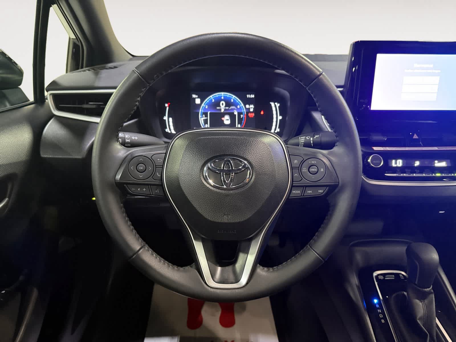Used 2026 Toyota Corolla SE FWD image 12