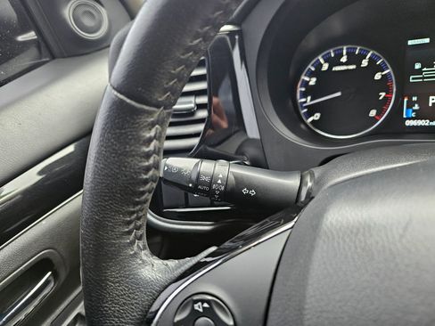 Used 2020 Mitsubishi Outlander LE image 21