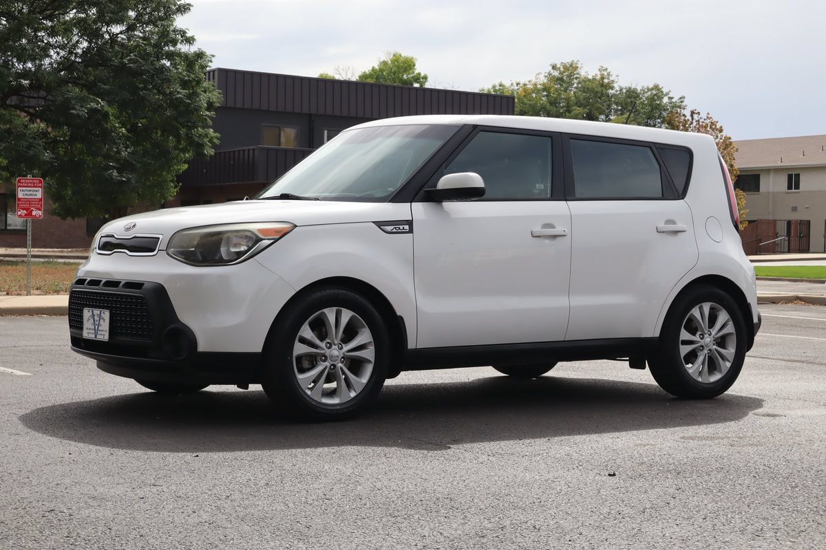 Used 2015 Kia Soul + FWD image 11
