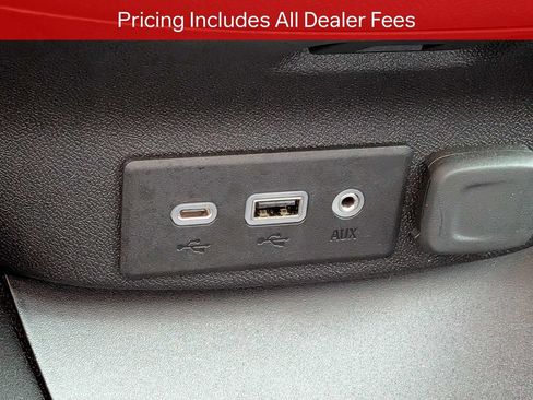 Used 2025 Chevrolet Malibu RS FWD image 22