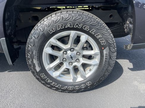 Used 2023 Chevrolet Silverado 1500 RST AWD/4WD image 27