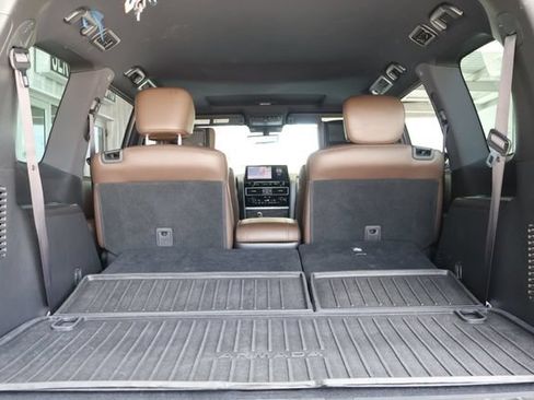 Used 2023 Nissan Armada Platinum w/ Captain's Chairs Package RWD image 21
