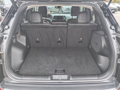 Used 2019 Jeep Cherokee Limited image 6