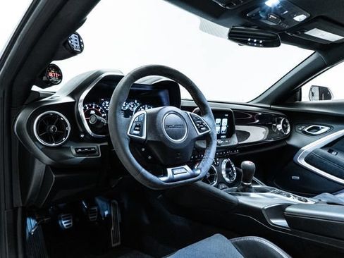Used 2018 Chevrolet Camaro ZL1 RWD image 8