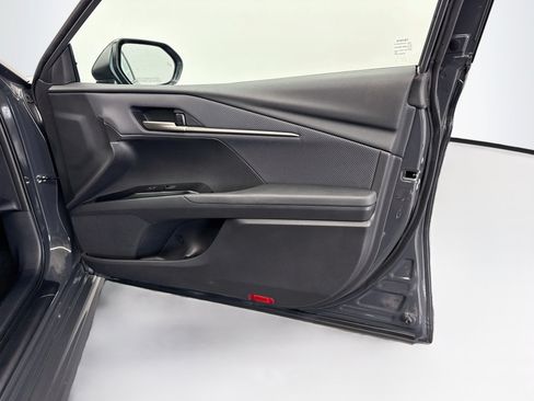 Used 2025 Toyota Camry SE FWD image 33