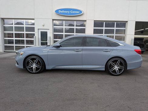 Used 2021 Honda Accord Touring image 9