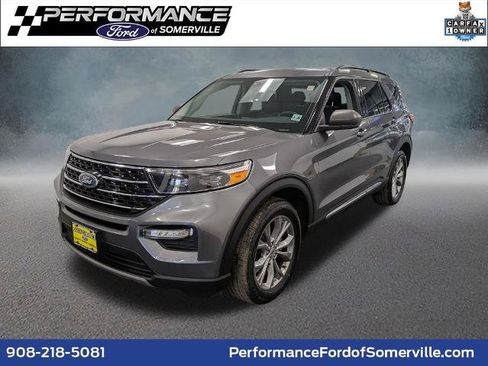 Certified 2023 Ford Explorer XLT w/ Equipment Group 202A AWD/4WD image 1