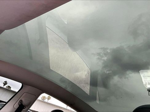 Used 2024 Tesla Model Y Long Range AWD/4WD image 12