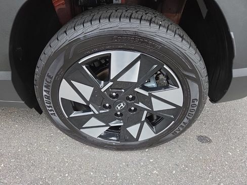 Used 2025 Hyundai Kona SEL FWD image 13