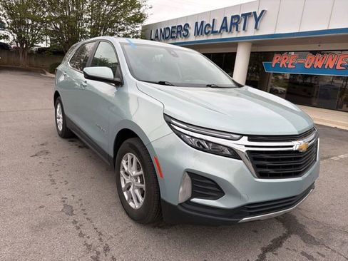 Used 2022 Chevrolet Equinox LT image 2