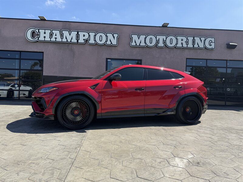 Used 2024 Lamborghini Urus Performante AWD/4WD image 1